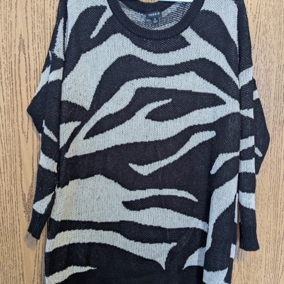 Zebra Jacquard Pullover Sweater - Picture 4 of 4